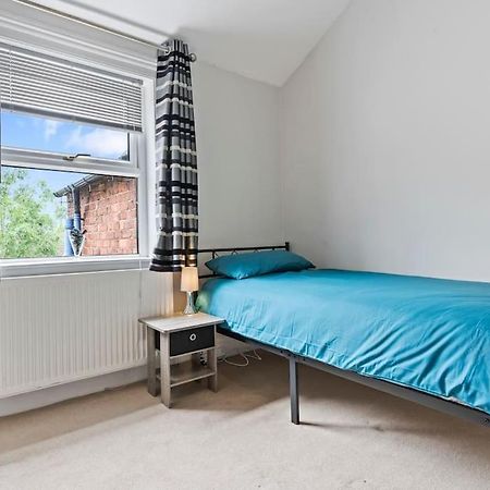 Villa The Old Post Office 5 Mins Drive To Alton Towers Extérieur photo