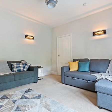 Villa The Old Post Office 5 Mins Drive To Alton Towers Extérieur photo