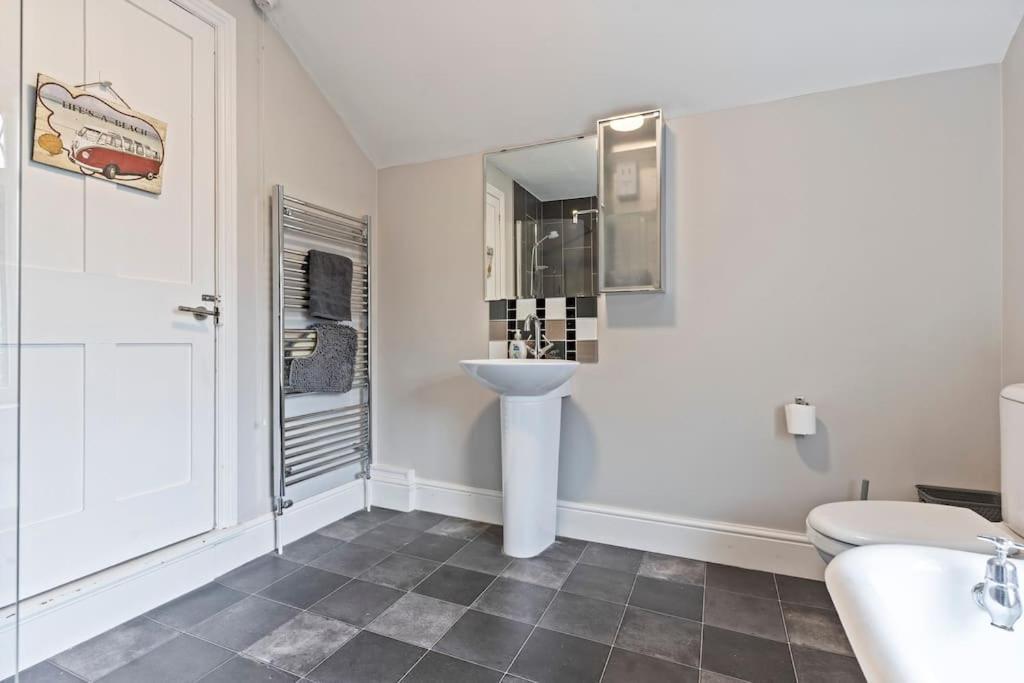 Villa The Old Post Office 5 Mins Drive To Alton Towers Extérieur photo