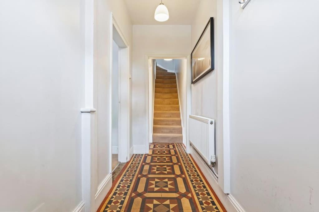 Villa The Old Post Office 5 Mins Drive To Alton Towers Extérieur photo