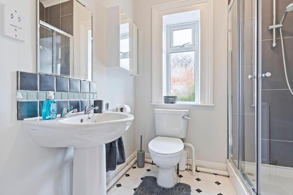 Villa The Old Post Office 5 Mins Drive To Alton Towers Extérieur photo