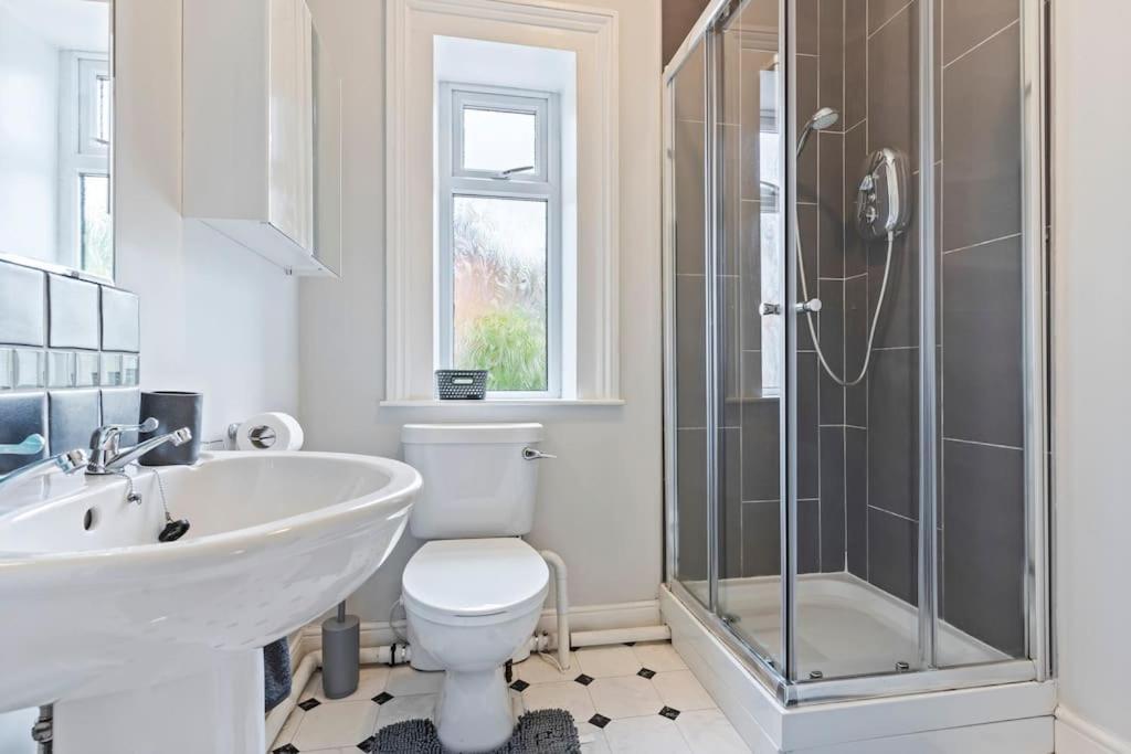 Villa The Old Post Office 5 Mins Drive To Alton Towers Extérieur photo