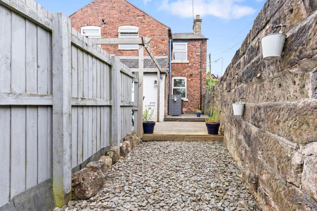 Villa The Old Post Office 5 Mins Drive To Alton Towers Extérieur photo