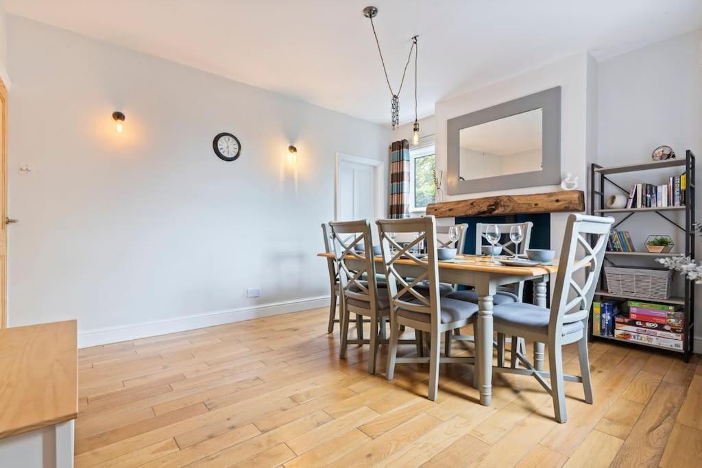 Villa The Old Post Office 5 Mins Drive To Alton Towers Extérieur photo